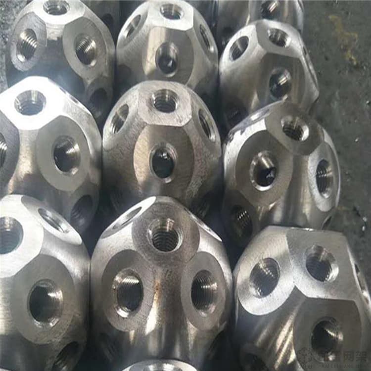 德令哈加油站网架加工